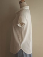 綿 シャツ襟付き半袖（オフ白）側面画像